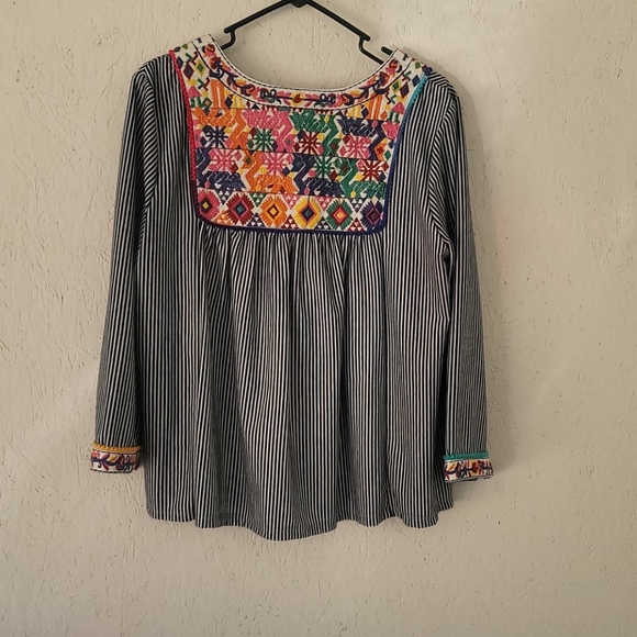 Multi-colored embroidered boho top - Picture 3 of 5
